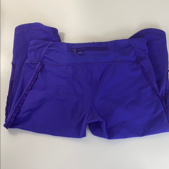 Lululemon Cropped Leggings Size 8 - Picture 3 of 6